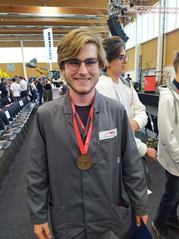 Georg Kelih, 5AHEL, HTL Mössingerstraße, holte den sensationellen Sieg bei den AustrianSkills 2023 in der Kategorie Elektronik nach Klagenfurt