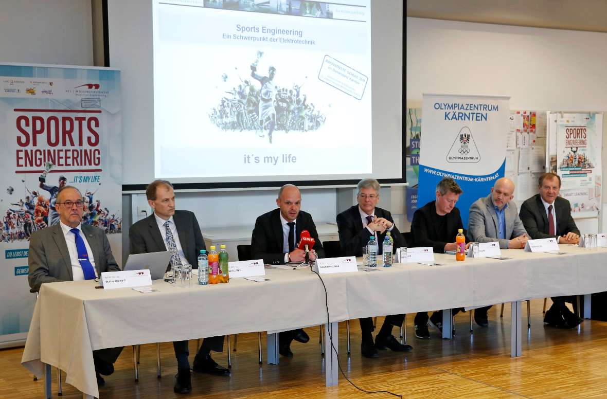 Pressekonferenz "Sports Engineering". Walter Auernig, Axel Zafoschnig, Hubert Lutnik, Robert Klingelmair, LH Peter Kaiser, Arno Arthofer und Walter Reichel bei der Präsentation Sports Engineering in der HTL Mössingerstrasse