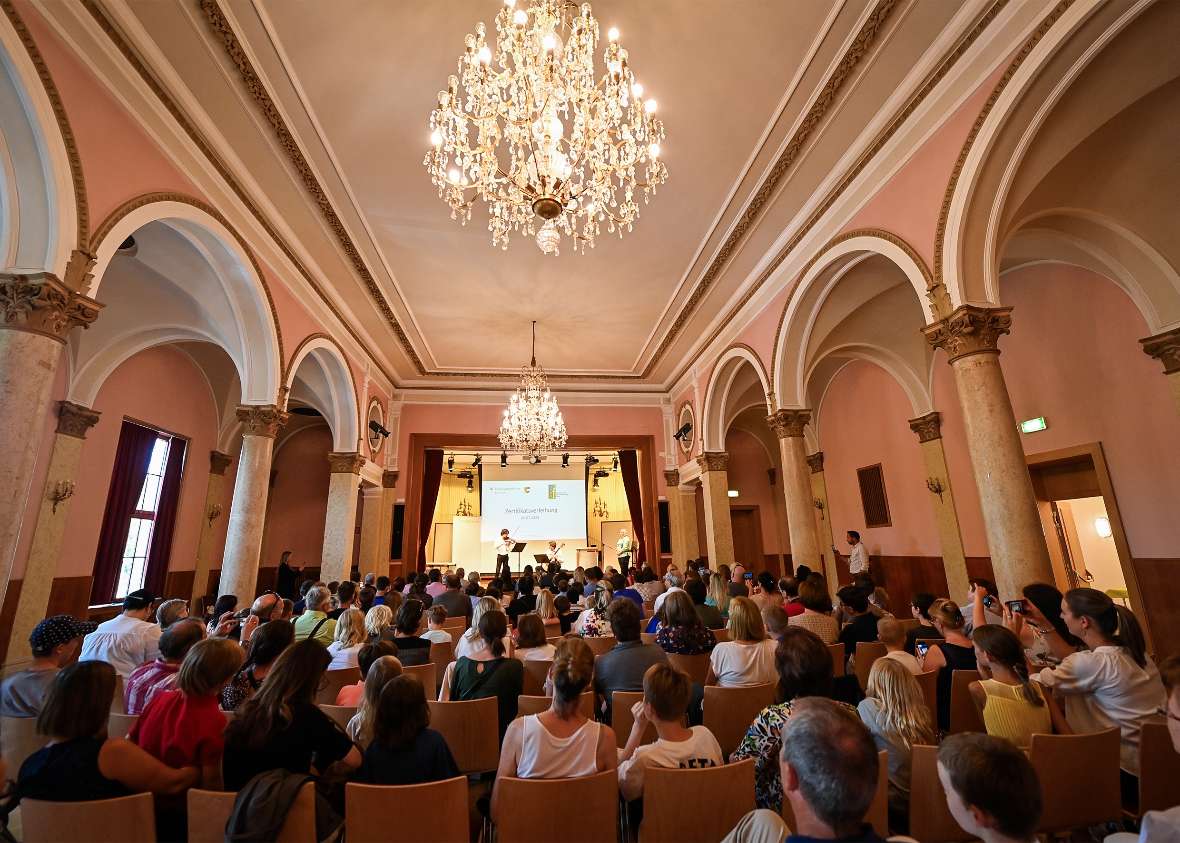 LPD/Bauer Zertifikatsverleihung Werkstätten der Begabungs- und Begabtenförderung. Konzertahaus Klagenfurt, Mozartsaal.